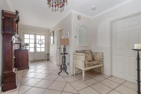 Hallway-2.jpg