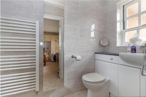 Ensuite-2.jpg