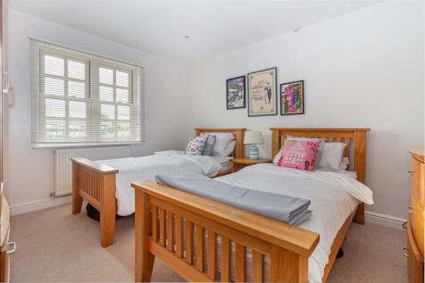 Bedroom-4-1.jpg