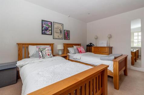 Bedroom-4-2.jpg