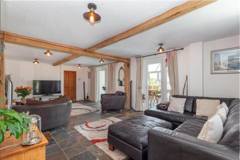 Living-room-2.jpg