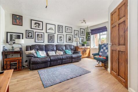 Living-room-2.jpg
