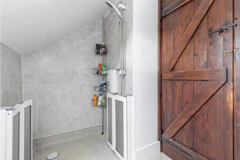 Bathroom-3.jpg