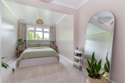 Bedroom-4-3.jpg