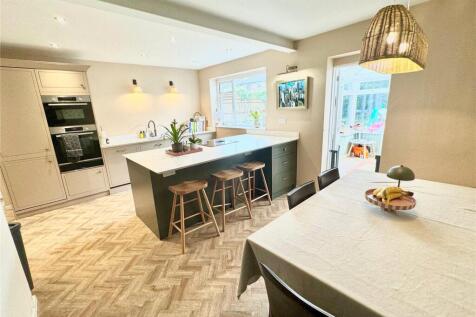 4 bedroom House for sale
