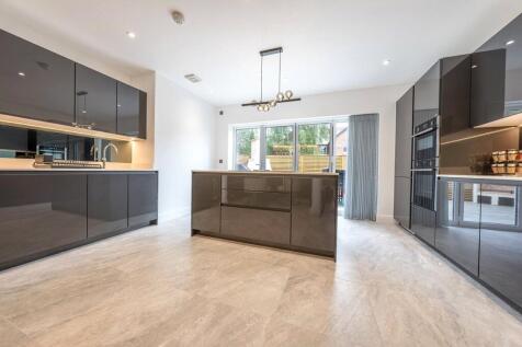 4 bedroom House for sale