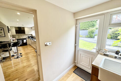Utility &amp; Kitchen