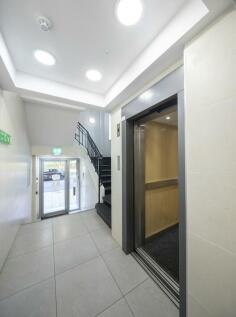 291-299 Borough High Street - Reception