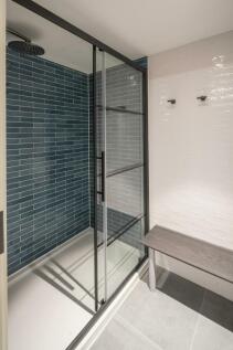 1-3 Royal Exchange - showers