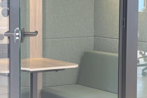 4446 Sekforde Street  Small Office Booth With Se