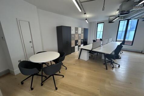Sekforde House  Desks and Workspace 4.jpg