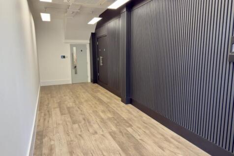 118 Tooley Street  Modern Hallway With Wooden Fl
