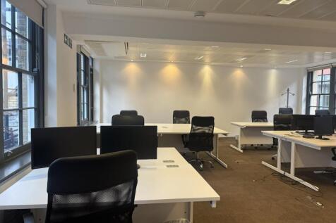 Moorgate House  Open Plan Desks Front View.png