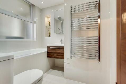 11_Bathroom-0.jpg