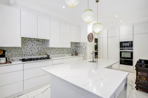 Savills_Prime Lets 18 Wellington Road (11).jpg