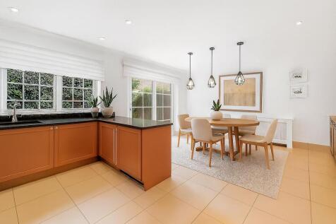 38 The Marlowes, St. Johns Wood, London, NW8 6NA (