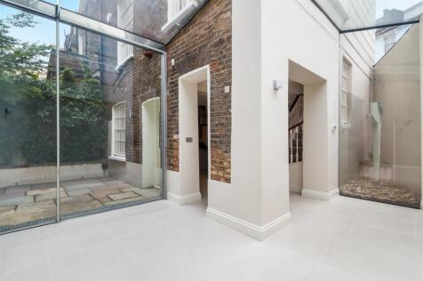 19 Chalcot Crescent NW1 8YE-No Watermark-18.jpg