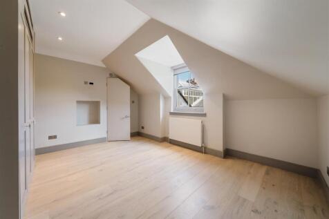 Flat 18, 17-19 Elsworthy Road NW3 3DS-No Watermark