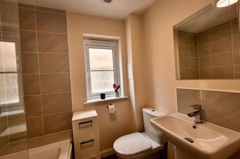 11. Bathroom 1.jpeg