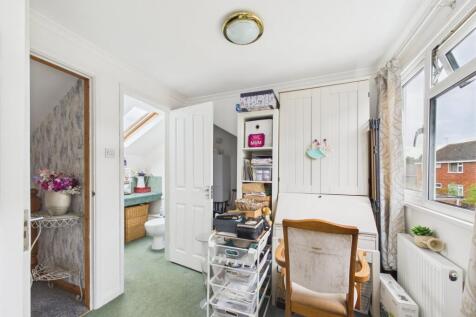 Dressing/Craft Area