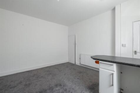 Living / Kitchen