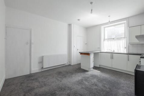 Living / Kitchen