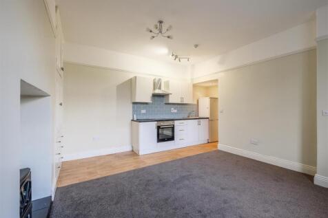 Living / Kitchen