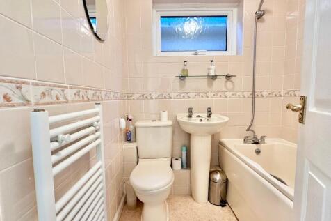 Annexe bathroom