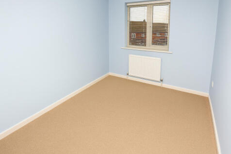 Bedroom 2 (Front Facing)