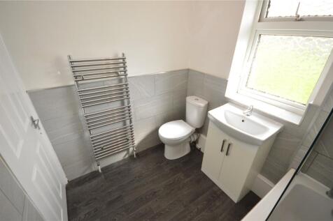 Family Bathroom 1