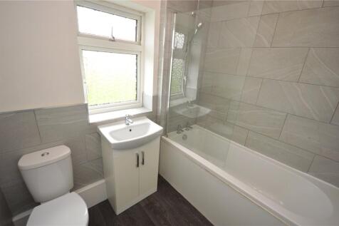 Family Bathroom 3