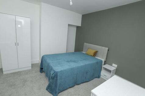 181 bed 5.jpg