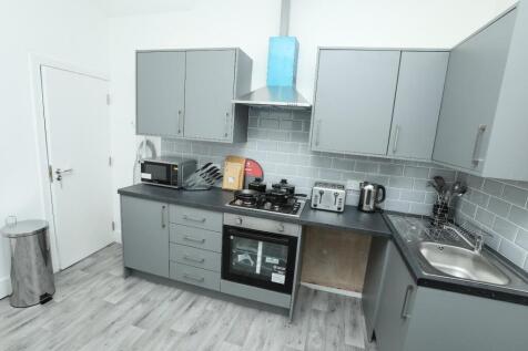 56 Wellesley Kitchen #2.jpg