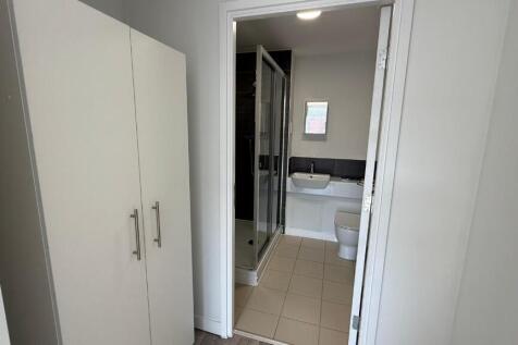 Bedroom 2 Onsuite