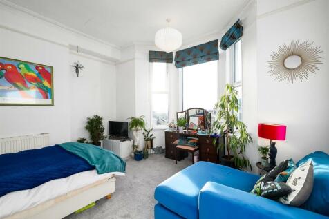 Bedroom/Lounge