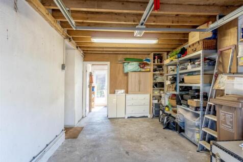 Garage 2.jpg