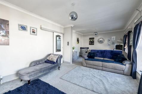 Lounge 2