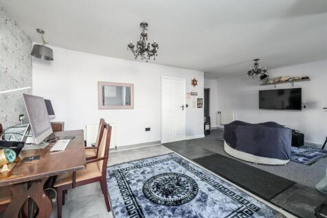 Bedroom/Reception 2