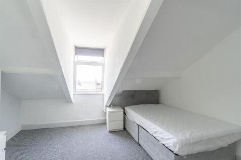 Bedroom 5.jpg