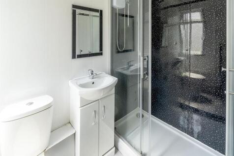 Shower Room.jpg