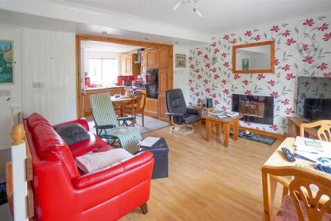 Living Room 2.jpg