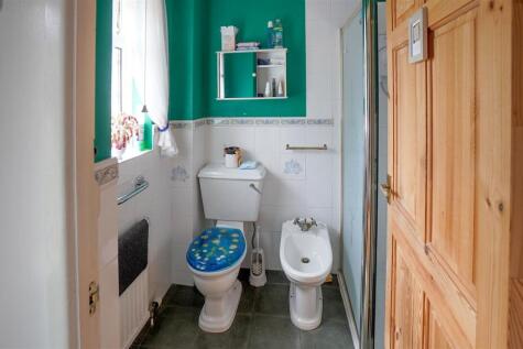 Shower Room.jpg