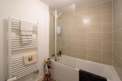 Family Bathroom.jpg