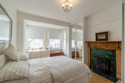 Bedroom 1.jpg