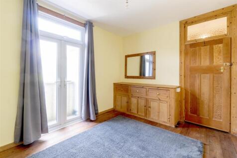 Bedroom 2.jpg