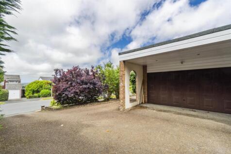 Garage with Drive