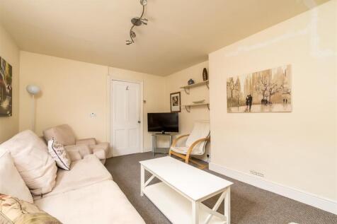 Living Room (2)