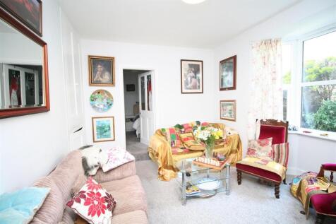 Living Room (2)