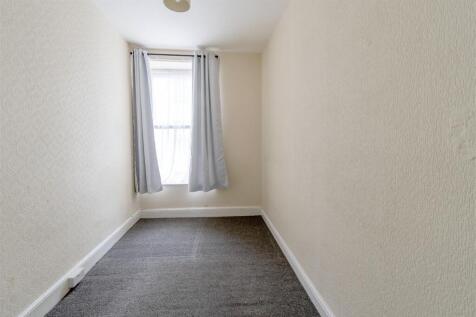 Bedroom 4.jpg