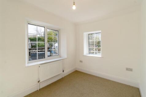 Bedroom 2.jpg